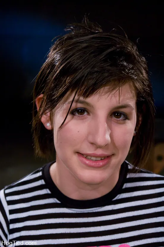 Kink 'アマチュアキャスティングソファ：任意の時間に任意の場所に任意の穴に....' 主演 Any (写真 2)