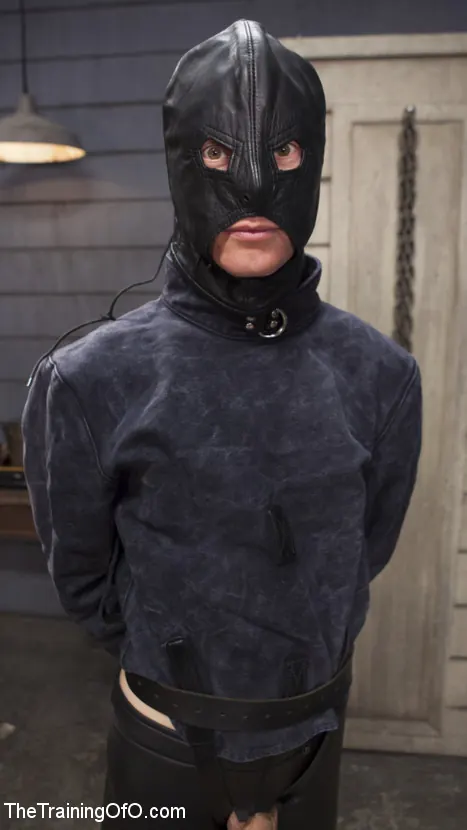 Kink 'Squirting Slut April Brooks Trained to Control Her Pussy' starring April Brookes (Photo 18)