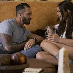 April Olsen en 'Kink' Amor contaminado, episodio 1: El cambio (Miniatura 1)