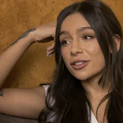 April Olsen en 'Kink' Amor contaminado, episodio 1: El cambio (Miniatura 2)