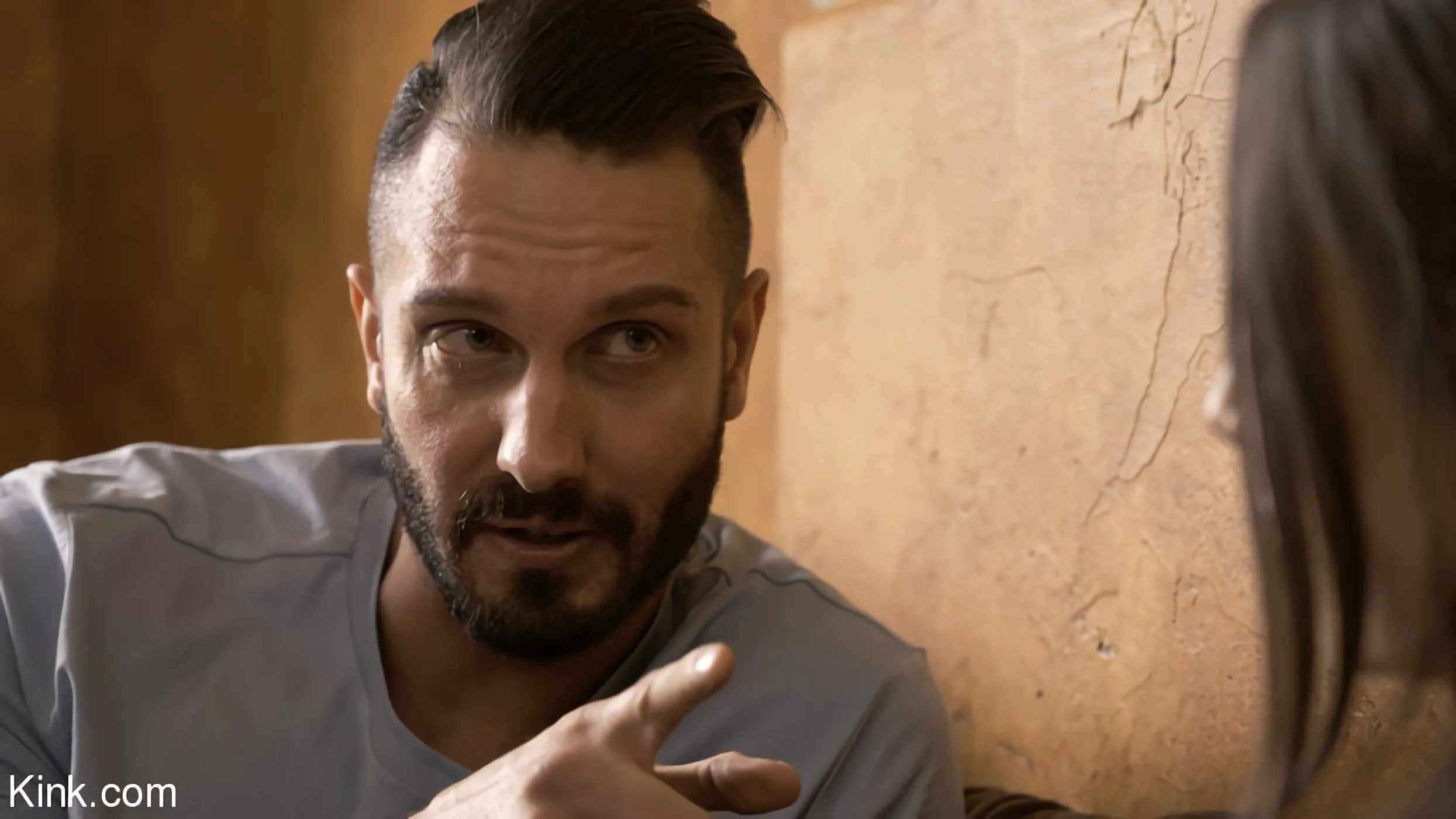 Kink 'Amor contaminado, episodio 1: El cambio' protagonizando April Olsen (foto 3)