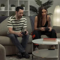 April Olsen en 'Kink' Amor contaminado, episodio 3: Gamer Incubus (Miniatura 4)