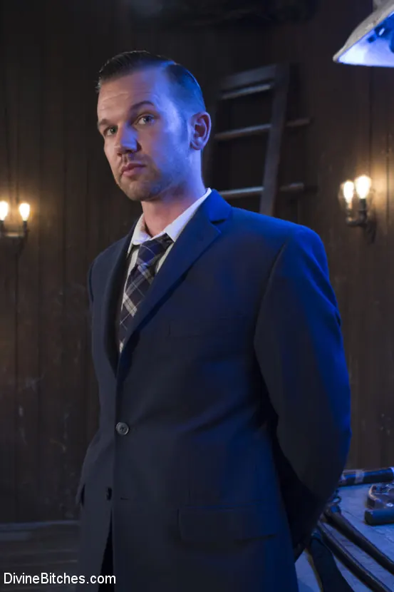 Kink '地下室のカッコウド脱落' 主演 Arabelle Raphael (写真 3)