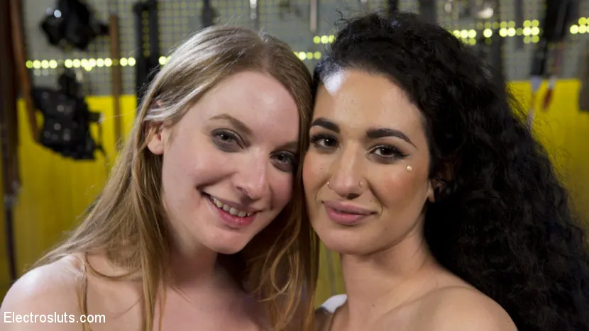 Kink 'ああ私の女神！：レズビアンElectrosex支配' 主演 Arabelle Raphael (写真 20)