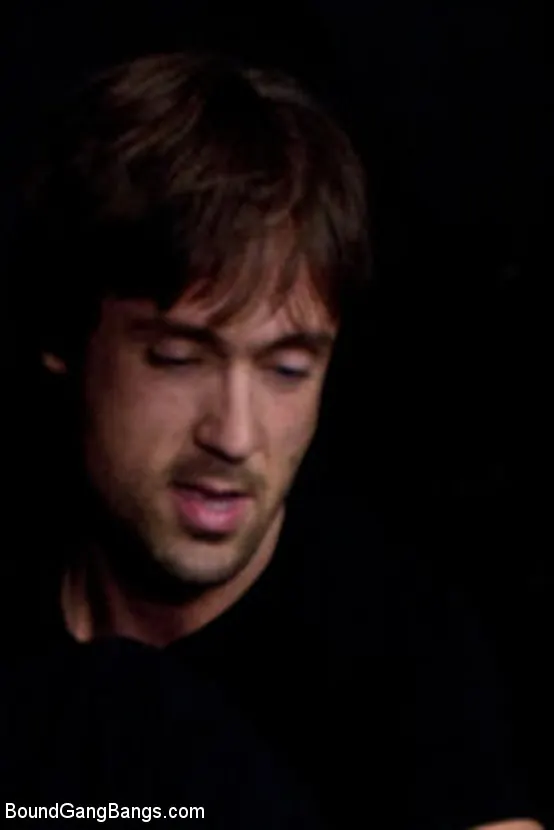 Aria Aspen en 'Una chica tatuada y sexy se somete a cinco chicos' from 'Kink' (foto 12) Kink 'Una chica tatuada y sexy se somete a cinco chicos' protagonizando Aria Aspen (foto 12)