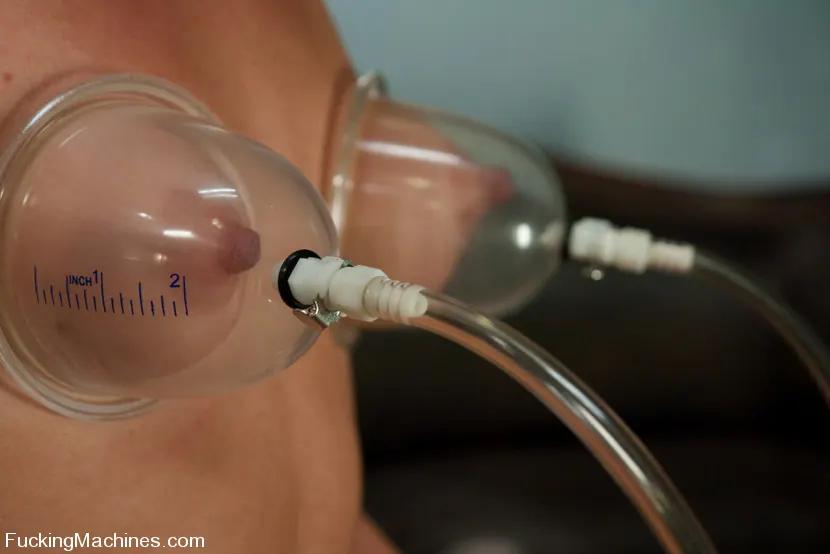 Ariel に 'AMATEUR GIRL FRIDAYS - アリエル' from 'Kink' (写真 1) Kink 'AMATEUR GIRL FRIDAYS - アリエル' 主演 Ariel (写真 1)