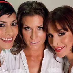 Ariel X en 'Kink' Enfermeras esclavas anales (Miniatura 16)