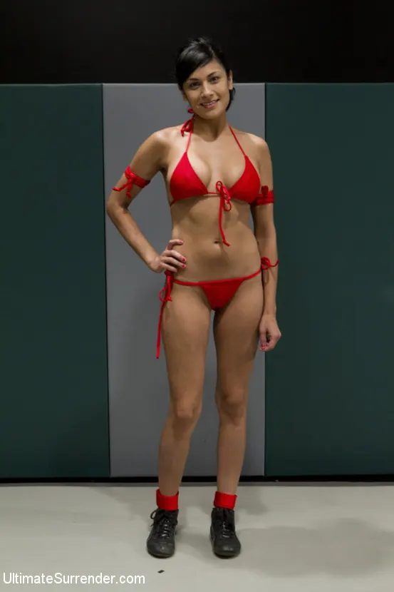 Kink 'チャンピオンが帰ってきました！ Ariel Xは経験豊富なルーキーを壊滅的に破壊します。荒々しい投稿！' 主演 Ariel X (写真 9)