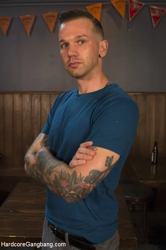 Kink '¡Animadora valiente se deja rellenar todos los agujeros!' protagonizando Arielle Aquinas (foto 22)