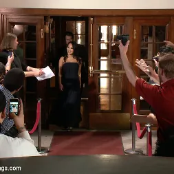 Asa Akira en La novia de América: chantajeada y profanada!!! Protagonizada por Asa Akira (foto 8) Asa Akira en 'Kink' La novia de América: chantajeada y profanada!!! Protagonizada por Asa Akira (Miniatura 8)