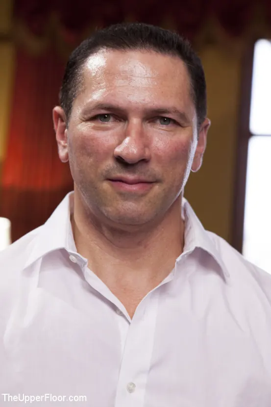 Kink 'Jovencita de 19 años atada fuerte y obligada a servir en una orgía' protagonizando Ashley Adams (foto 2)