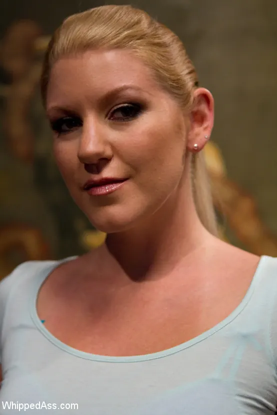 Kink 'Capullo de rosa' protagonizando Ashley Edmonds (foto 15)