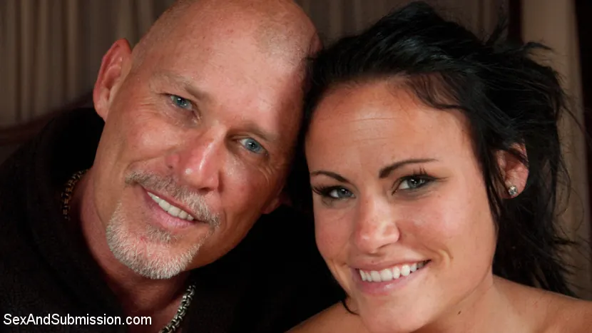 Ashli Ames に '罰:同僚は従順なブルネットに復讐を取得します' from 'Kink' (写真 26) Kink '罰:同僚は従順なブルネットに復讐を取得します' 主演 Ashli Ames (写真 26)