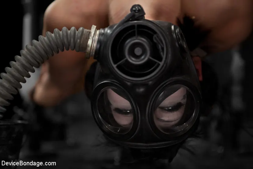 Asphyxia Noir en 'La oscura y sensual película noir de Asphyxia pone a prueba los límites de su dolor' from 'Kink' (foto 7) Kink 'La oscura y sensual película noir de Asphyxia pone a prueba los límites de su dolor' protagonizando Asphyxia Noir (foto 7)