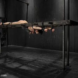 Asphyxia Noir en 'Kink' La oscura y sensual película noir de Asphyxia pone a prueba los límites de su dolor (Miniatura 12)