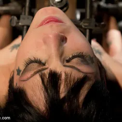 Asphyxia Noir en 'Kink' Nunca hace demasiado calor para ser usado y abusado. (Miniatura 8)