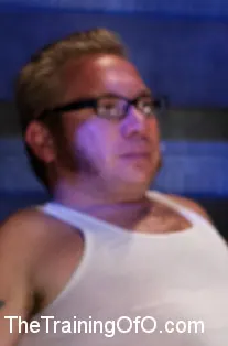 Asphyxia Noir en 'Inscripción de octubre Tres Doms prueban a tres aprendices' from 'Kink' (foto 10) Kink 'Inscripción de octubre Tres Doms prueban a tres aprendices' protagonizando Asphyxia Noir (foto 10)