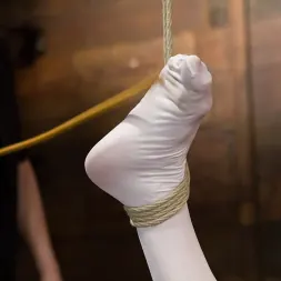 Audrey Hollander に - Bitch Still Has It (写真 18) Audrey Hollander に 'Kink' - Bitch Still Has It (サムネイル 18)