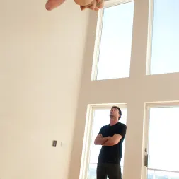 Bailey Blue en 'Kink' Chica del cumpleaños: ¡Bailey Blue queda destruida! (Miniatura 6)