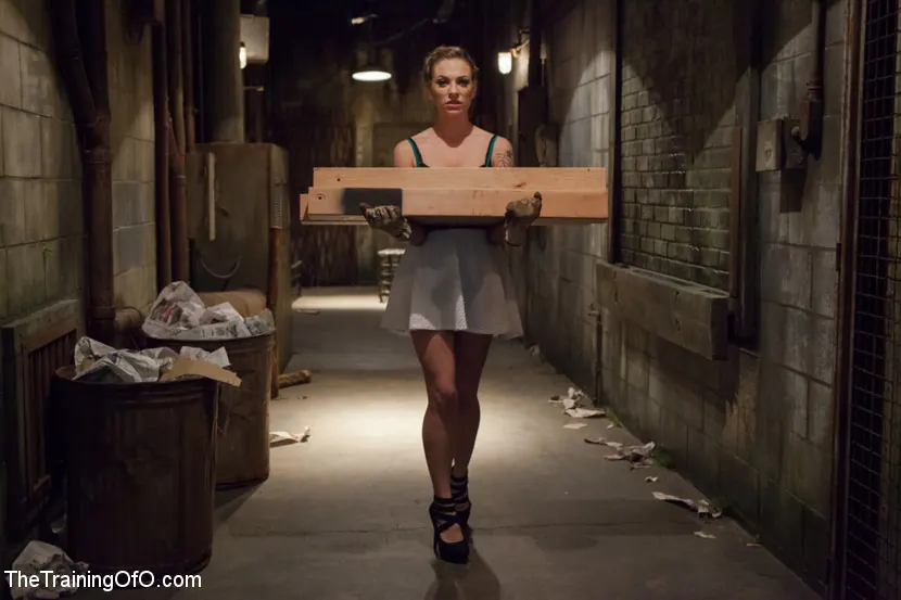 Kink '女の子を訓練して、もっと元気にする、1日目' 主演 Bailey Blue (写真 14)