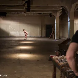 Bailey Blue en Entrenando a una chica guarra para que folle mejor, día tres (foto 17) Bailey Blue en 'Kink' Entrenando a una chica guarra para que folle mejor, día tres (Miniatura 17)