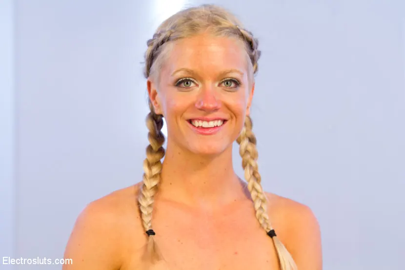 Kink 'Bella Bends: Gymnast Electrified!' starring Bella Bends (Photo 11)