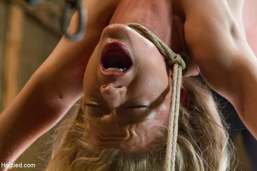 Kink '最初のタイマーベラベンドは彼女の名前に生きる！' 主演 Bella Bends (写真 10)