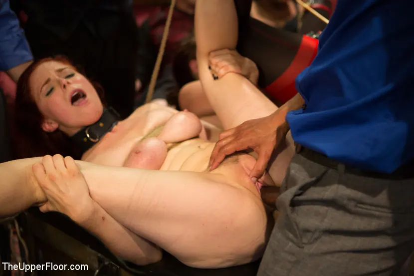 Kink 'Hermosas chupadoras de pollas, segunda parte' protagonizando Bella Rossi (foto 15)