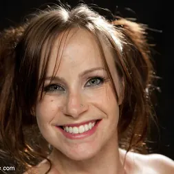 Bella Rossi in 'Kink' - Captured Cunt (Thumbnail 15)