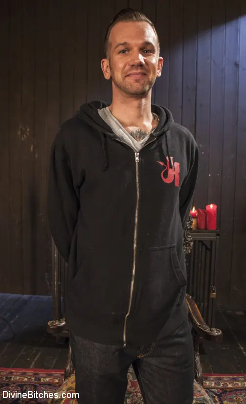 Kink 'The Perfect Slave For Perfect Service' starring Bella Rossi (Photo 2)