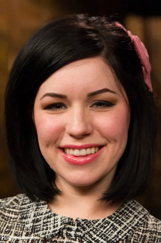 Belle Noire en 'Belleza morena pálida de grandes pechos recibe una follada anal' from 'Kink' (foto 2) Kink 'Belleza morena pálida de grandes pechos recibe una follada anal' protagonizando Belle Noire (foto 2)