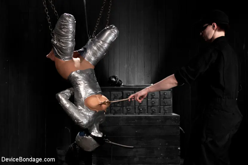 Kink 'Completely Objectified on DeviceBondage.com' 主演 Beretta James (写真 21)