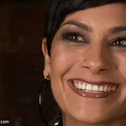 Beretta James in 'Kink' Free For All At the Steak House (Thumbnail 2)