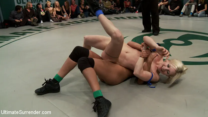 Kink '3月のライブ・タグ・チーム・マッチのRD 2：完全にスクリプト化されていないカレッジスタイルの性的なレズビアン・レッスン！' 主演 Beretta James (写真 6)