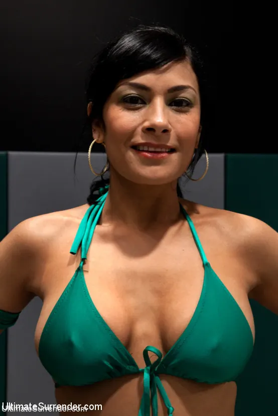 Kink 'RD 34 of March's Live Tag Team Match: Totally non-scripted collegian style sexual lesbian wresting!' starring Beretta James (Photo 10)