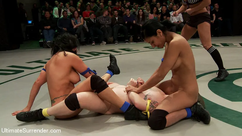 Kink 'Round 3, Team Blue vs. Team Yellow. Isamar Taunts her Opponents' starring Beretta James (Photo 7)