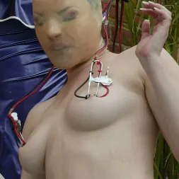 Betka Schpitz in 'Kink' Dana DeArmond and Betka Schpitz (Thumbnail 6)