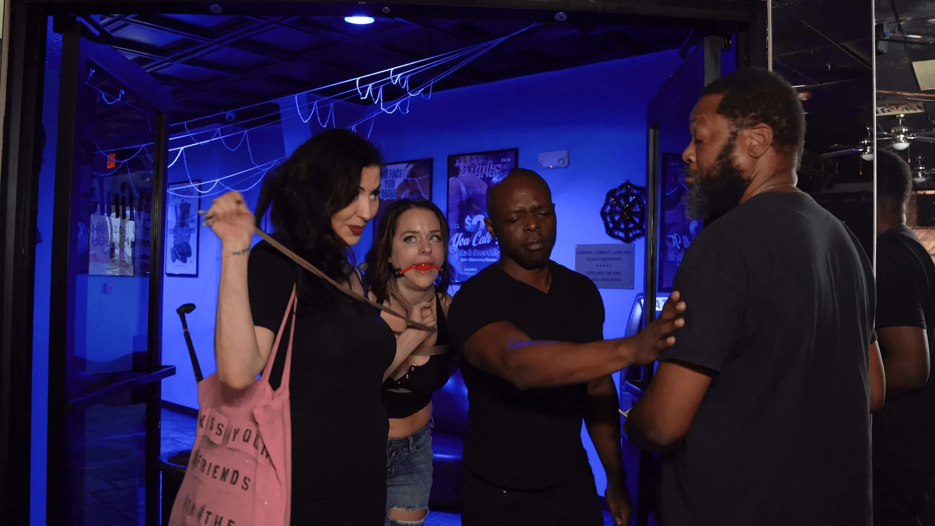 Kink 'Splash Zone: Betty Solace humillada y follada en un club de striptease de Las Vegas' protagonizando Betty Solace (foto 1)