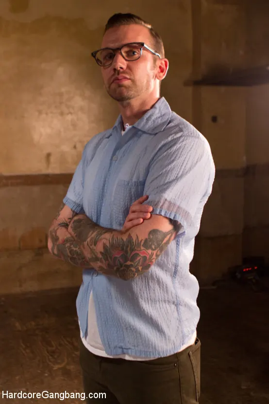 Kink 'SCREAMER：ボンデージとフル・サスペンションのダブル・ファック・ギャング・バン' 主演 Bianca Stone (写真 2)