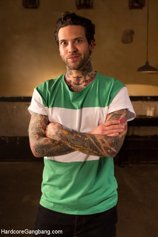 Kink 'SCREAMER：ボンデージとフル・サスペンションのダブル・ファック・ギャング・バン' 主演 Bianca Stone (写真 4)