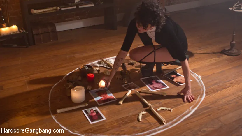 Kink 'SCREAMER：ボンデージとフル・サスペンションのダブル・ファック・ギャング・バン' 主演 Bianca Stone (写真 7)