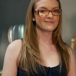 Bobbi Starr に 'Kink' アナル・アテックス... Ivy Mokhov (サムネイル 2)