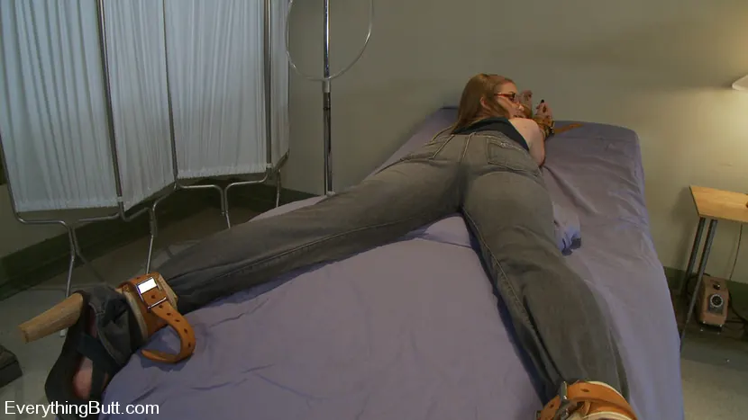 Kink 'アナル・アテックス... Ivy Mokhov' 主演 Bobbi Starr (写真 14)