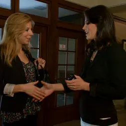 Bobbi Starr に ブロンドのスパイはキンクの咬傷によって尋問される! (写真 2) Bobbi Starr に 'Kink' ブロンドのスパイはキンクの咬傷によって尋問される! (サムネイル 2)