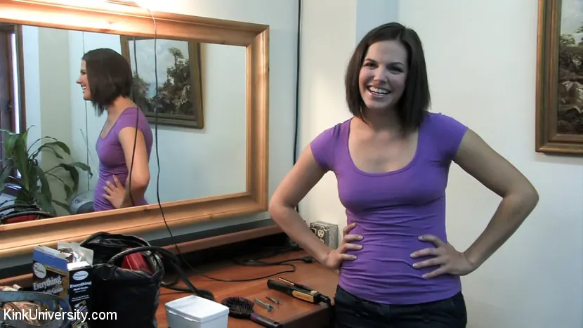 Bobbi Starr に 'セクシーボビースターとフェラチオとディーププルート101' from 'Kink' (写真 2) Kink 'セクシーボビースターとフェラチオとディーププルート101' 主演 Bobbi Starr (写真 2)