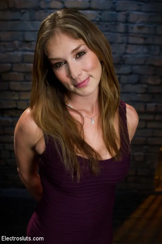 Kink 'Felony in Copper Wire' starring Bobbi Starr (Photo 2)