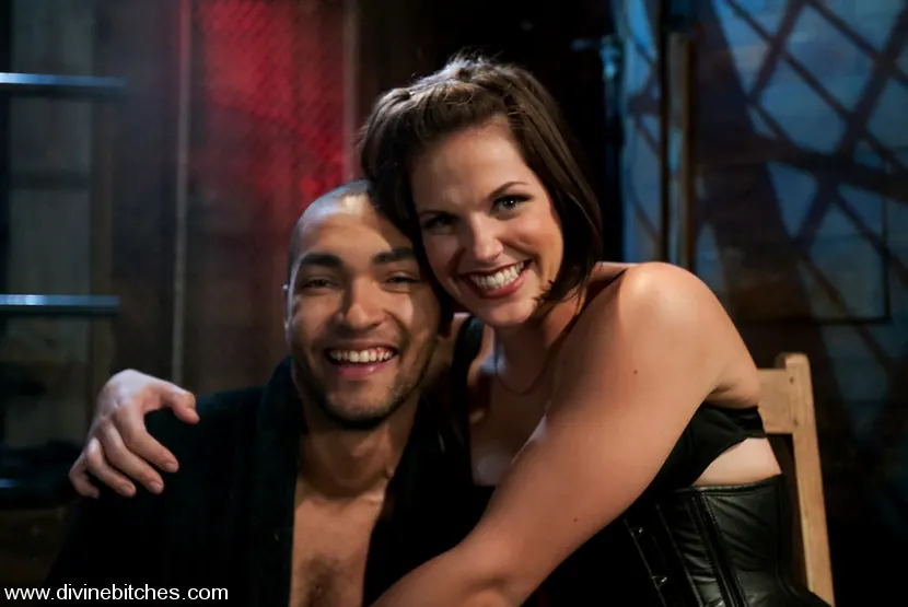 Bobbi Starr に 'フレッシュミート:エピソード2ありがとうお嬢さんボビー' from 'Kink' (写真 15) Kink 'フレッシュミート:エピソード2ありがとうお嬢さんボビー' 主演 Bobbi Starr (写真 15)