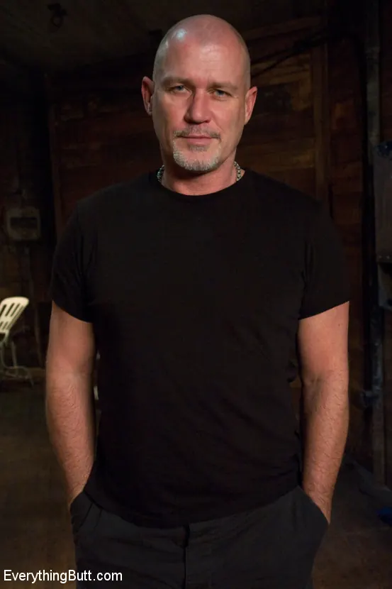 Bobbi Starr に '栄誉あるドイツの武器' from 'Kink' (写真 7) Kink '栄誉あるドイツの武器' 主演 Bobbi Starr (写真 7)