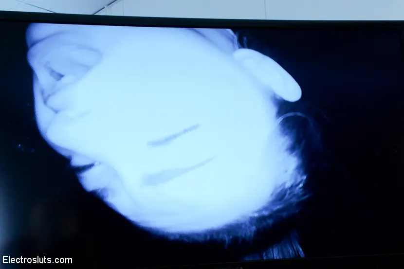 Kink 'ミッシー・ミンクスはエレクトロネットのために最終的に戻っています！' 主演 Bobbi Starr (写真 11)