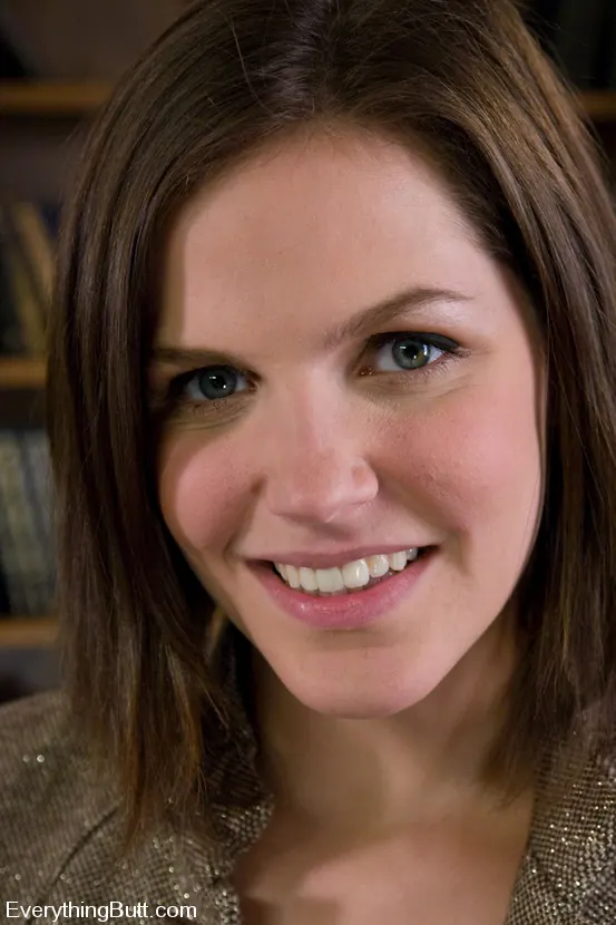 Kink '不思議な人事要請。仕事でファックできますか？' 主演 Bobbi Starr (写真 1)